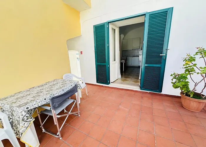 Dragonara Daire Ponza