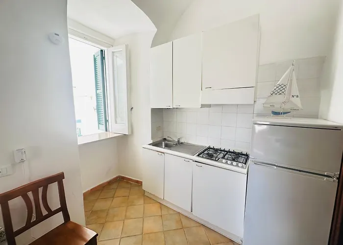 Dragonara Daire Ponza